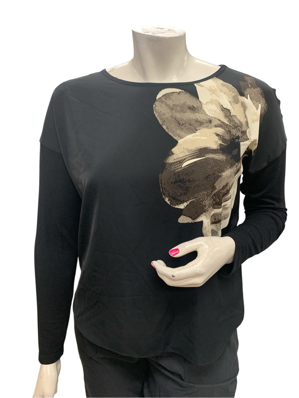Black Long-Sleeve Tee with Neutral Floral Accent Size M